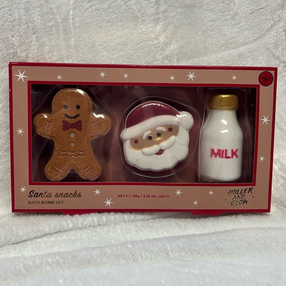 BNIB Holler and Glow “Santa Snacks” Bath Bomb 3pc Set